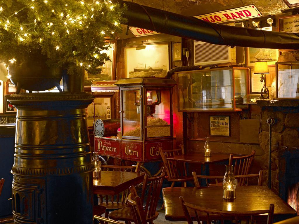 The Griswold Inn Essex Exterior foto