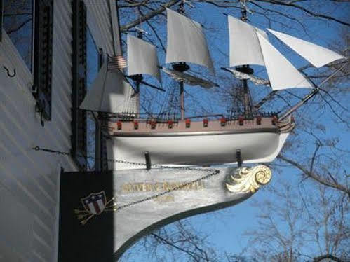 The Griswold Inn Essex Exterior foto